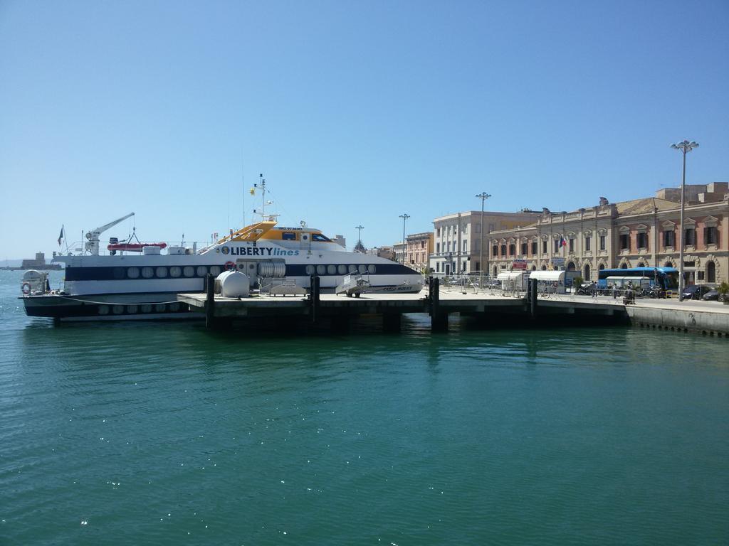 Almaran B&B Trapani Port & City Kültér fotó